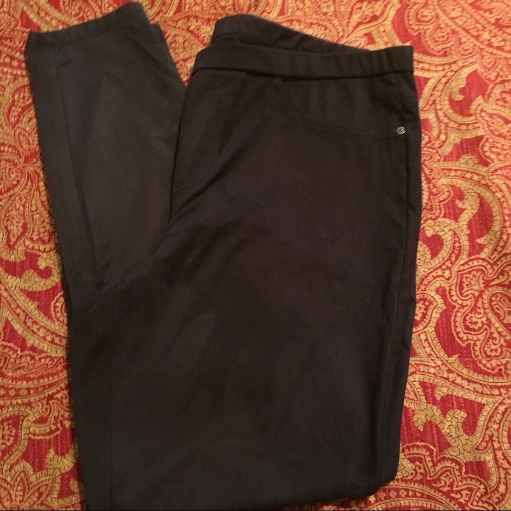 Faux suede skinny pants in black